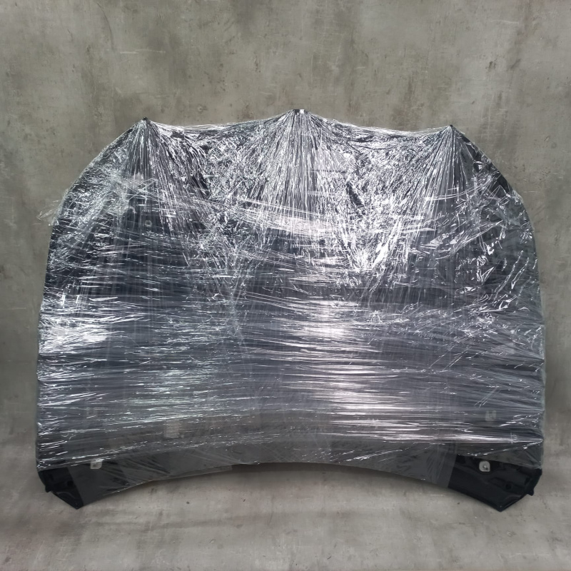 Jak poprawnie zapakować maskę samochodową?